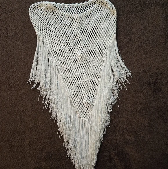 White Fringe Poncho - Picture 4 of 5